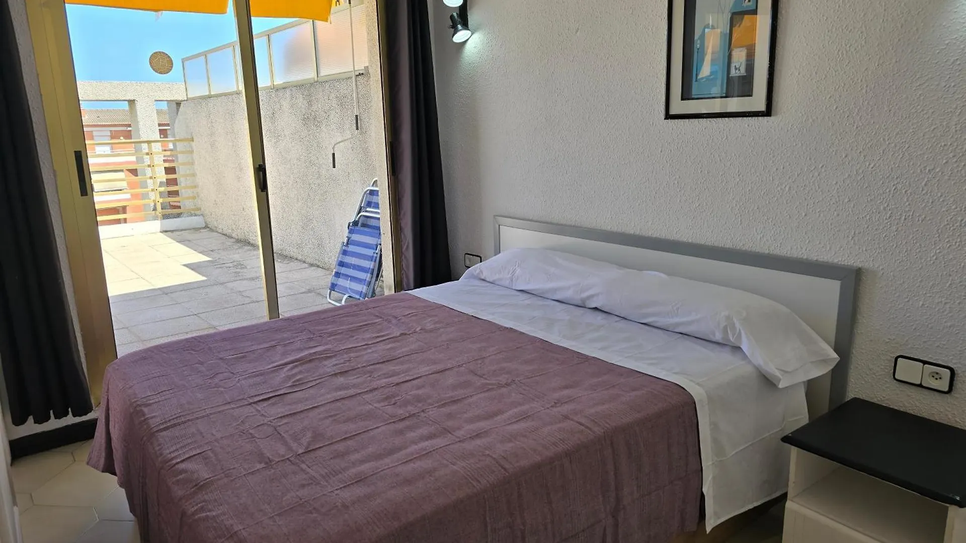 Apartments Novelty Salou 0*,